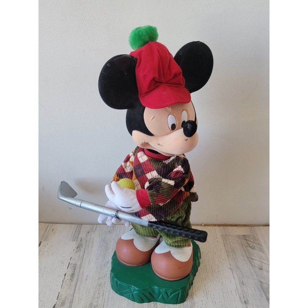 Santa's best Mickey‎ MOUSE AS IS golf golfing animated motionette sport